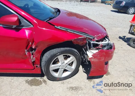 2014 Toyota Camry Se z USA, uszkodzony, nr VIN 4T1BF1FK9EU785877